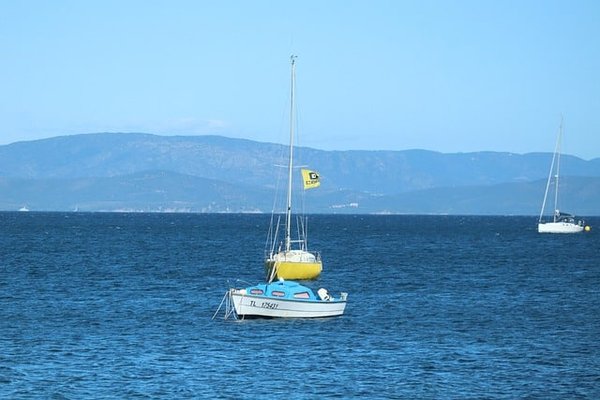 Quels sont les points forts d'un camping à Hyères pour des vacances ensoleillées ?
