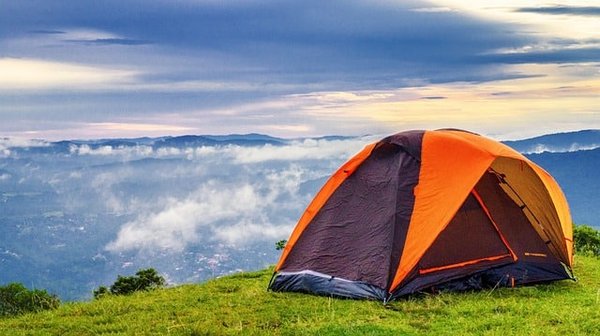 Les meilleurs conseils pour réussir vos vacances en montagne en mode camping