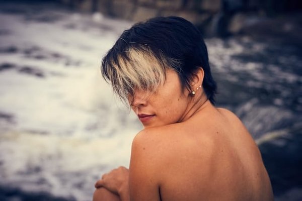 Découverte du naturisme en Corse : Les plus belles plages et conseils pour une expérience en toute sérénité
